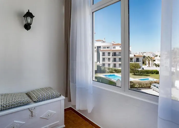 Apartamento Sun-kissed Oasis W/ Pool By Lovelystay